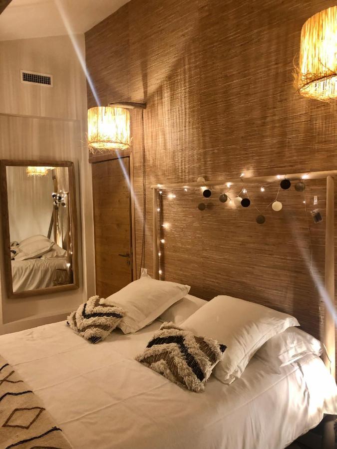 Bed and Breakfast La Tour Carree Chateauneuf-de-Gadagne Экстерьер фото